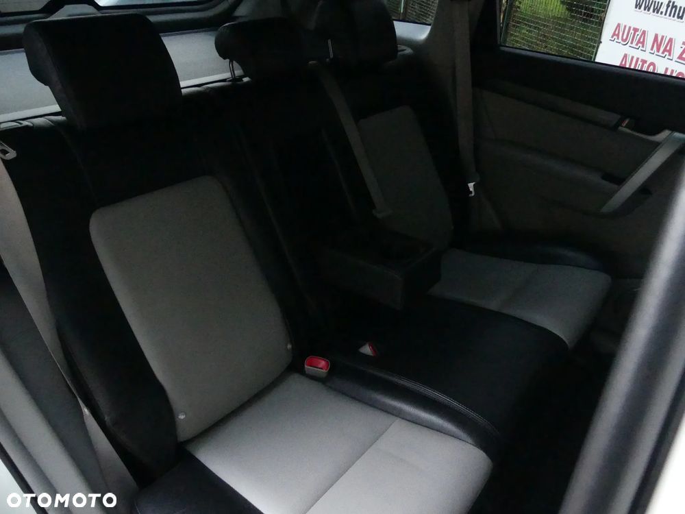 Chevrolet Captiva 2.2 d LTZ - 12