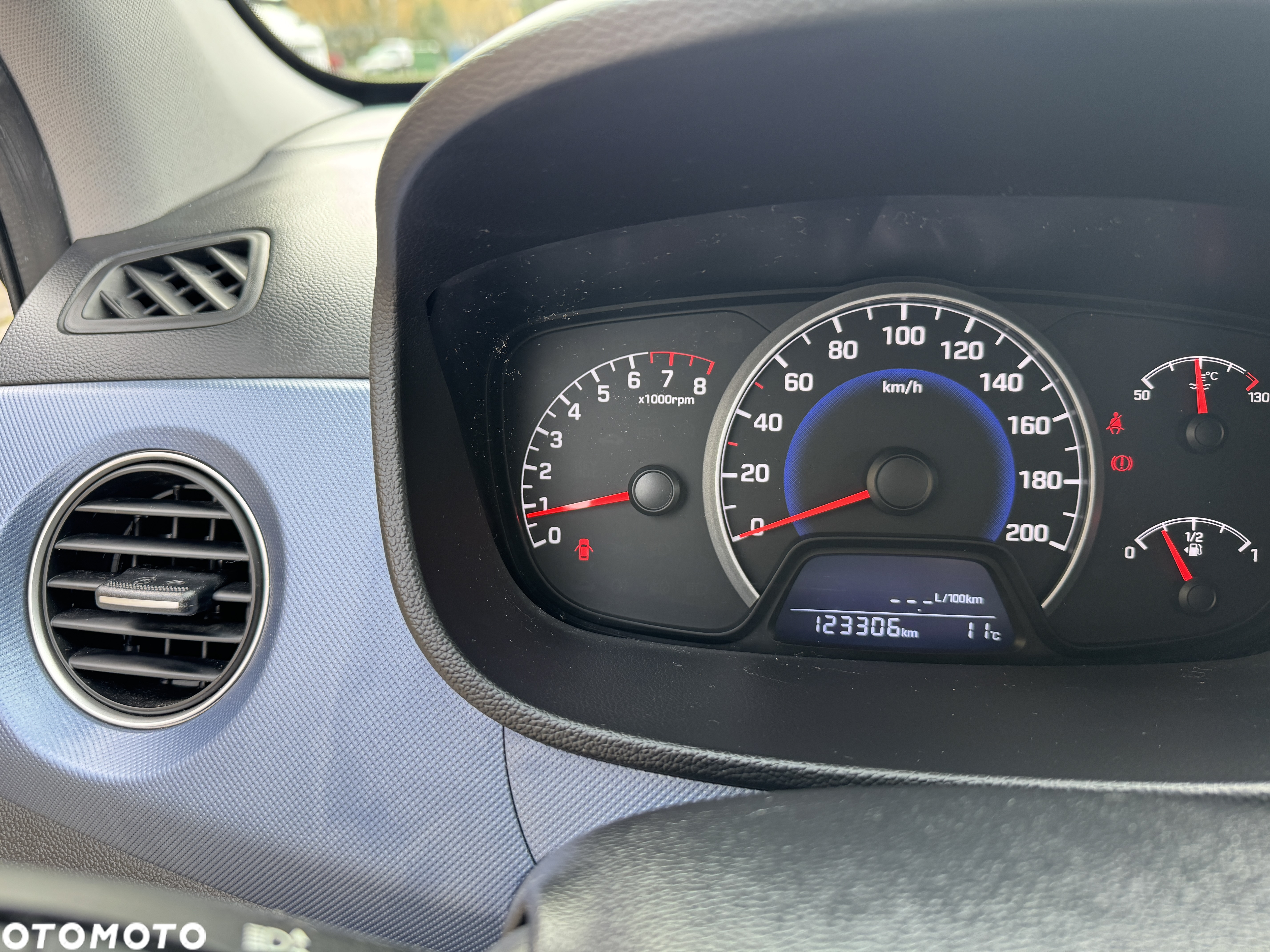 Hyundai i10 1.2 Premium - 18