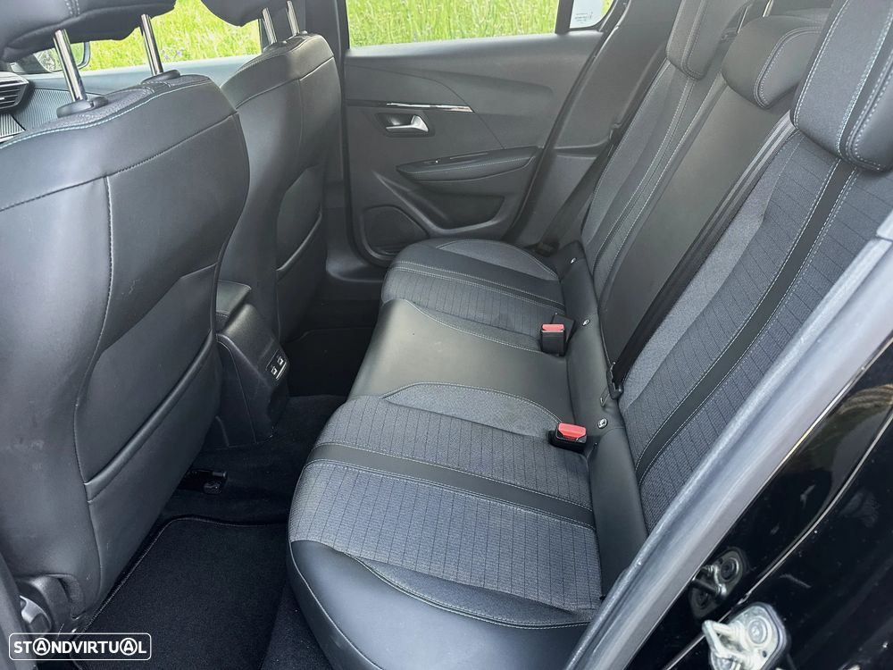 Peugeot e-208 Allure+ - 17