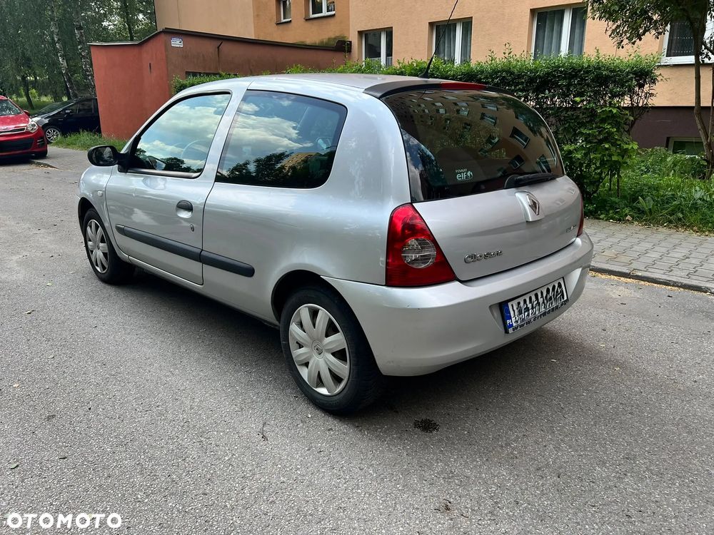 Renault Clio 1.2 16V Campus - 5