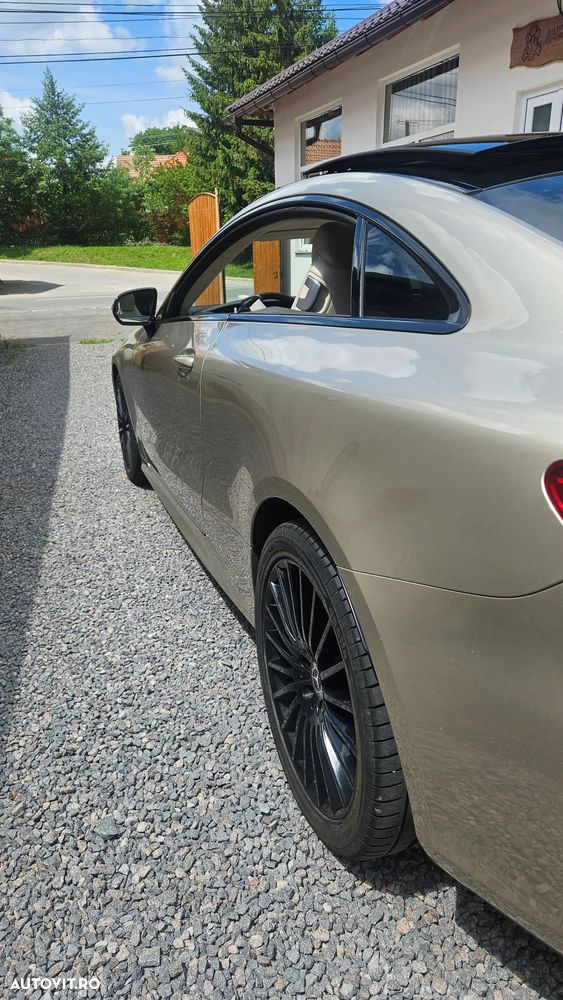 Mercedes-Benz E - 12