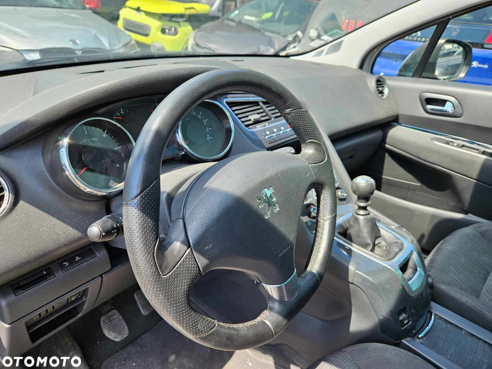 Peugeot 5008 1.6 HDi Family 7os - 8