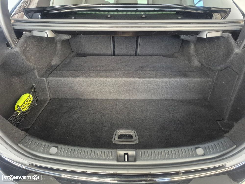 Mercedes-Benz E 300 de AMG Line - 34