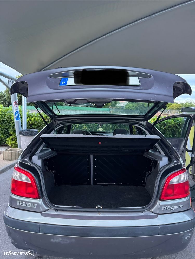 Renault Mégane 1.4 16V Air - 12