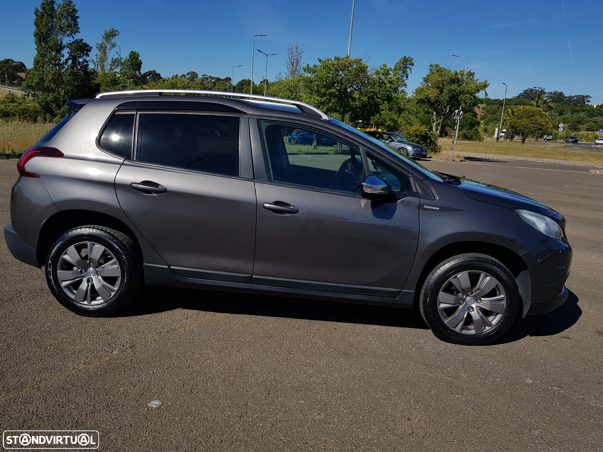 Peugeot 2008 1.5 BlueHDi Style - 11