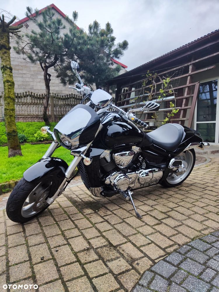 Suzuki Intruder - 16