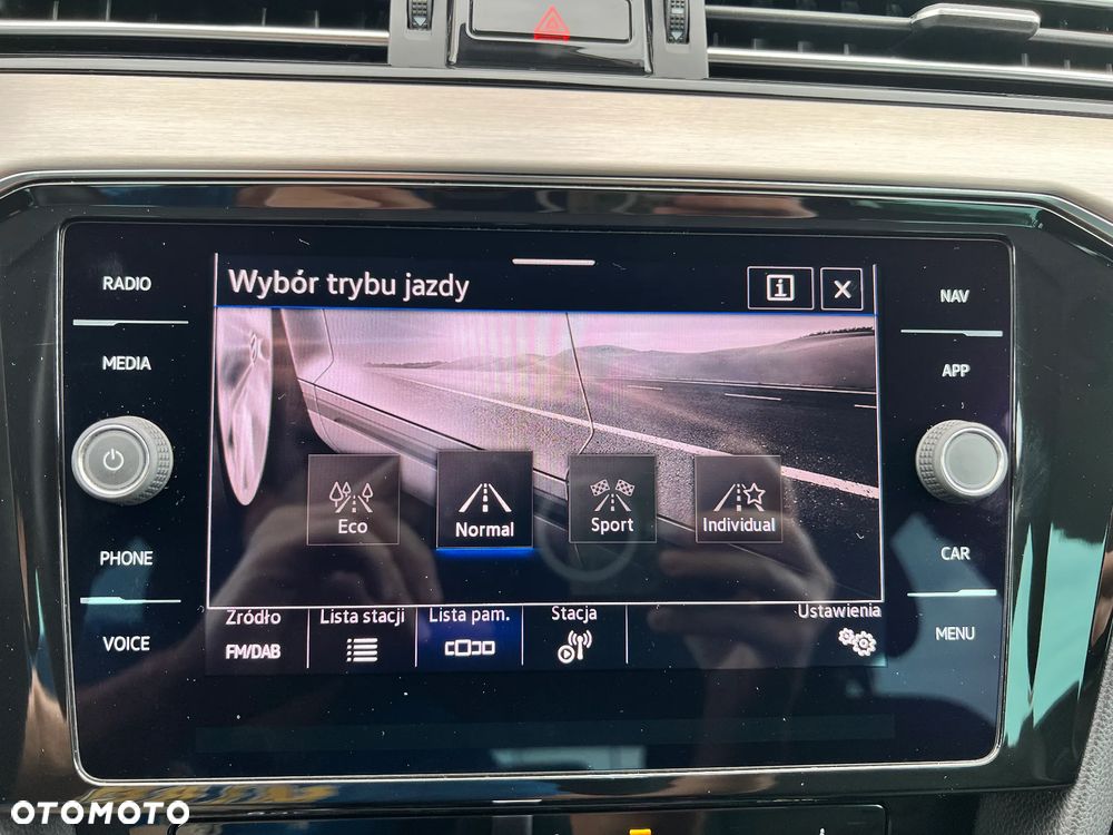 Volkswagen Passat 2.0 TSI Elegance DSG - 29