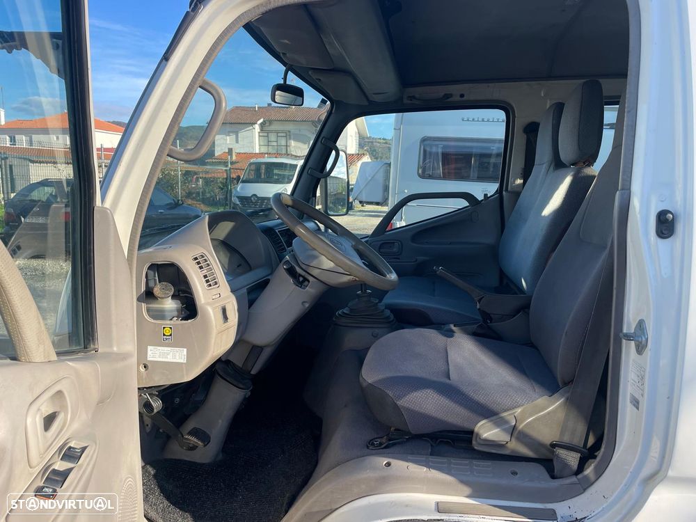 Toyota Dyna 250 2.5D-4D Cab. Dupla c/Báscula - 13