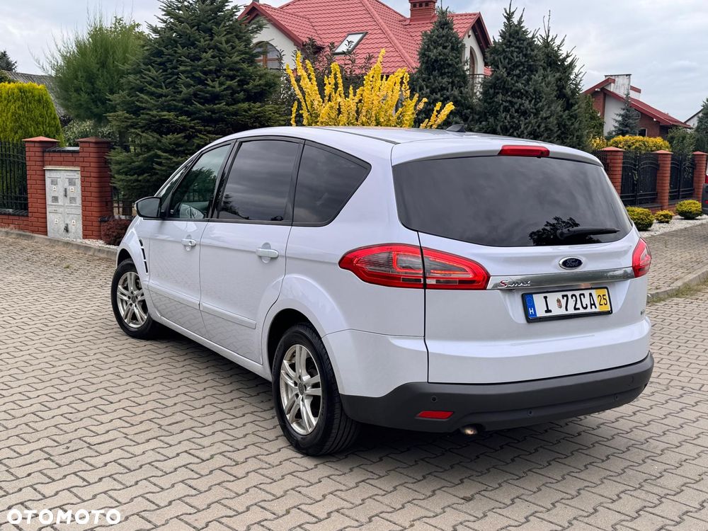 Ford S-Max - 12