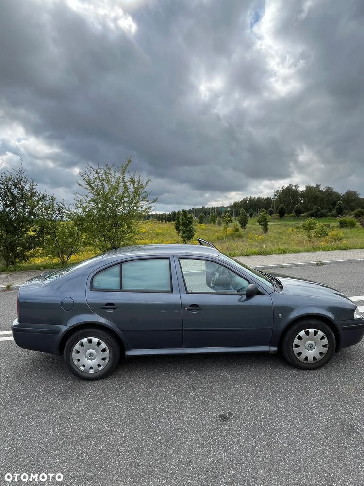 Skoda Octavia 1.6 Tour - 10