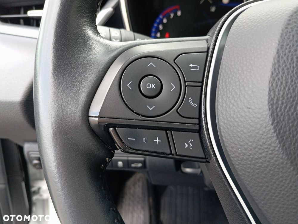 Toyota Corolla 2.0 Hybrid Executive - 12
