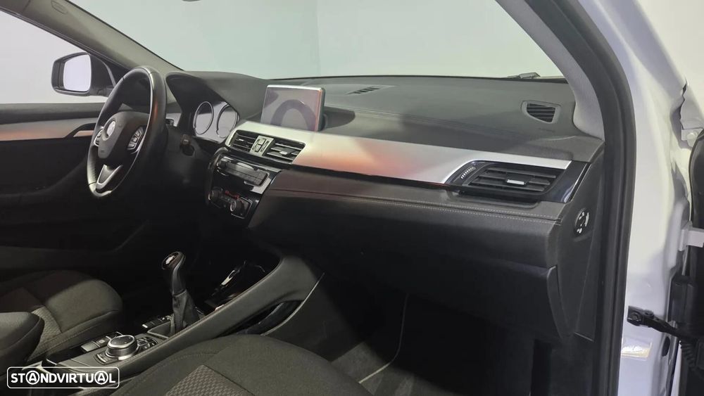 BMW X2 18 d sDrive Advantage - 24
