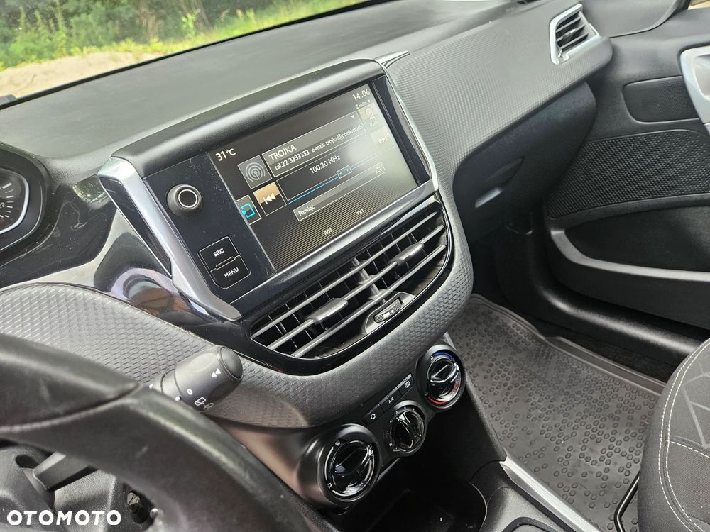 Peugeot 2008 1.6 BlueHDi Style - 11