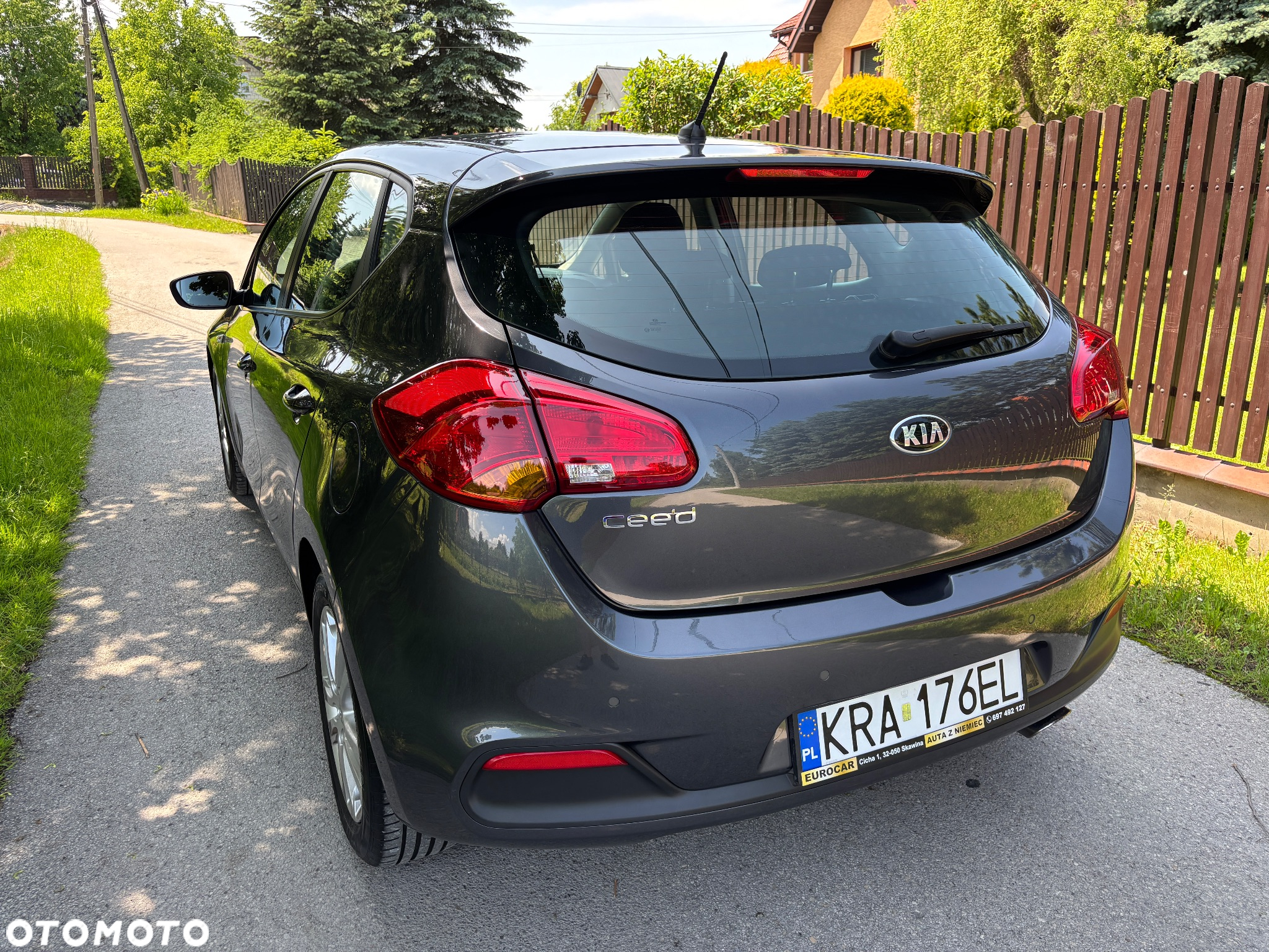 Kia Ceed 1.6 CRDi 128 Dream Team Edition - 4