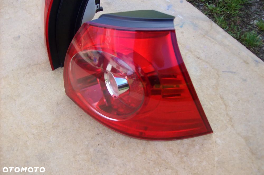 LAMA TYLNA LEWA I PRAWA VW GOLF V/HB - 3