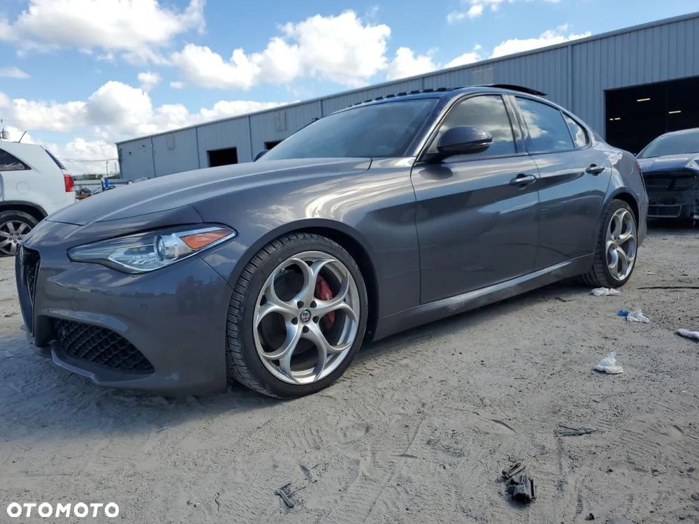 Alfa Romeo Giulia 2.0 Turbo 16V AT8 Veloce - 2