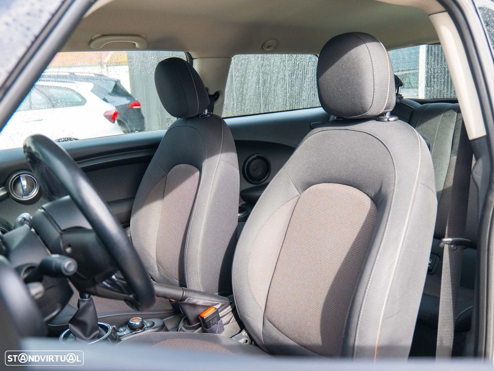 MINI 3 Portas One D - 27