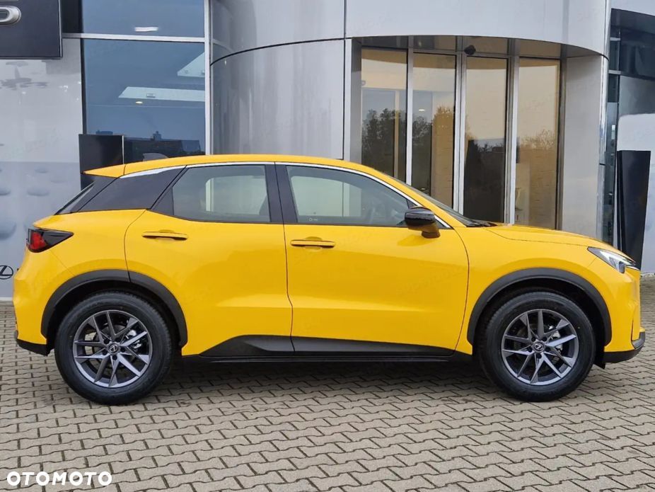 Lexus LBX 1.5 Hybrid - 2