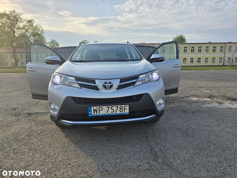 Toyota RAV4 2.2 D-4D Premium - 8