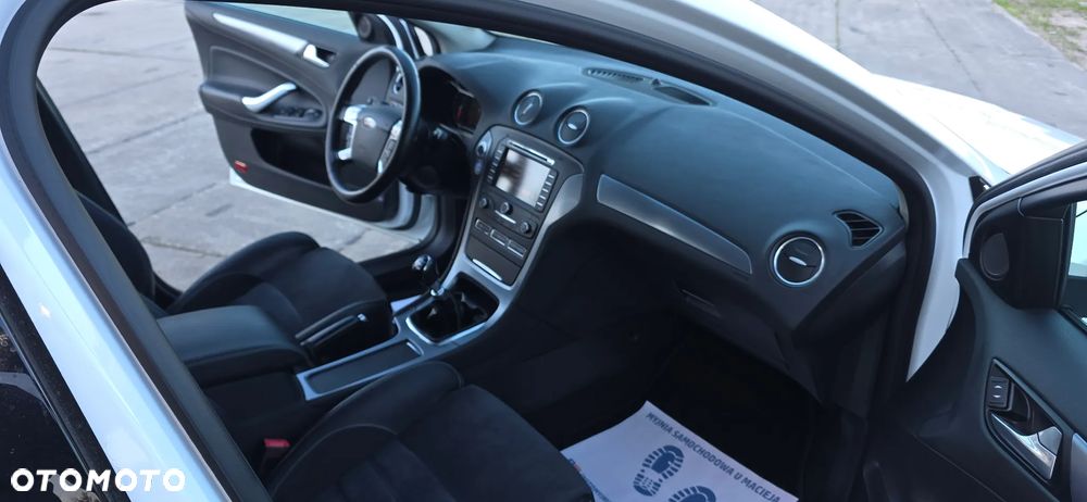 Ford Mondeo 2.0 EcoBoost Titanium - 19