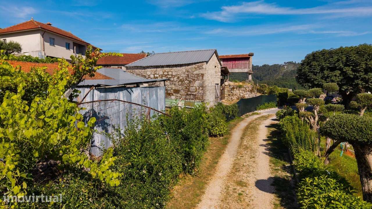 Terreno c/ área total de 1114,19m2  c/ 397 m2 de Construções em Granit - Grande imagem: 5/22