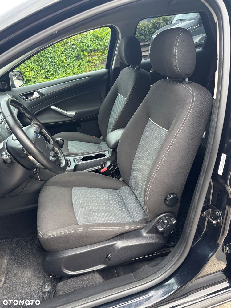 Ford Mondeo - 14