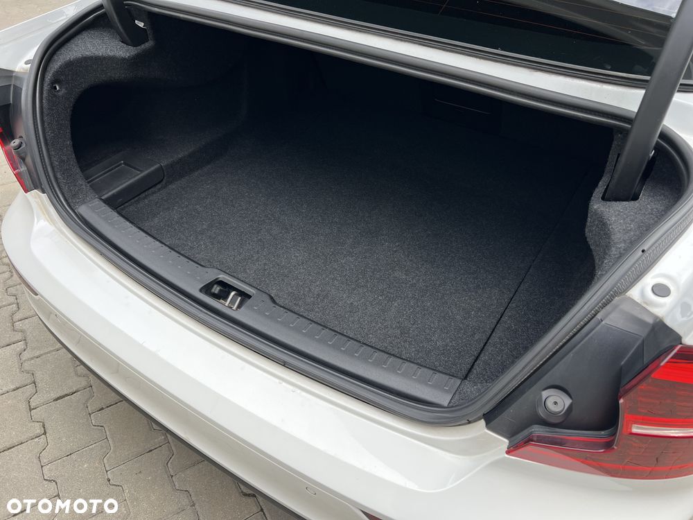 Volvo S60 T6 AWD R-Design - 29