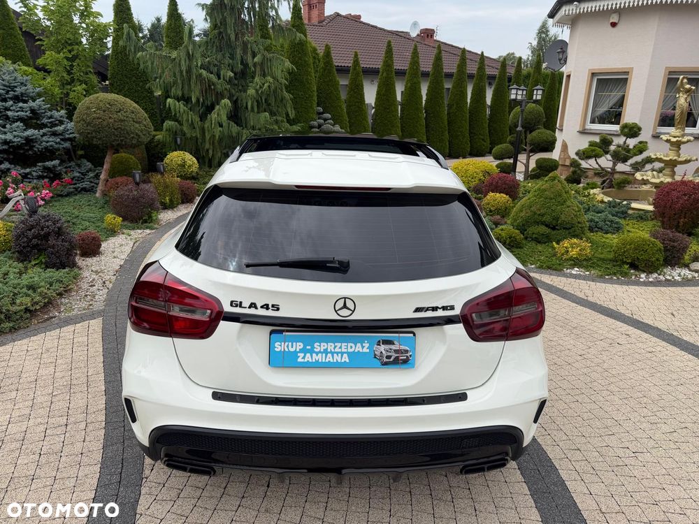 Mercedes-Benz GLA 45 AMG 4Matic 7G-DCT - 33