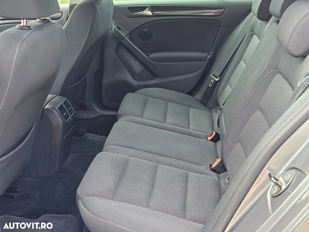 Volkswagen Golf - 5