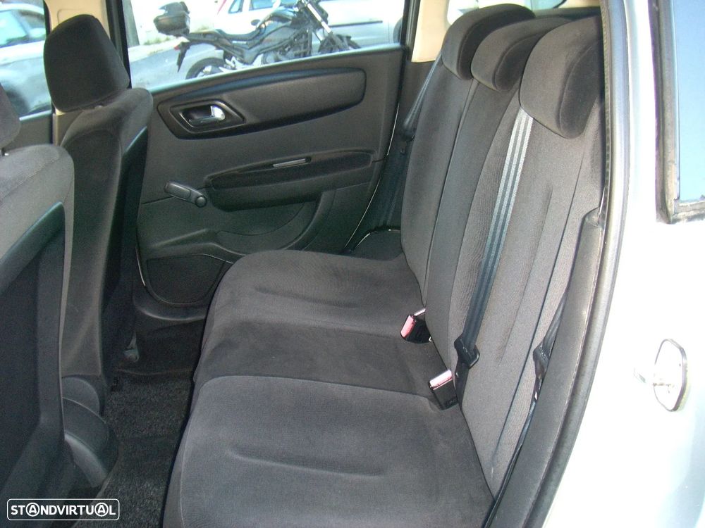 Citroën C4 1.6 HDi Seduction - 34