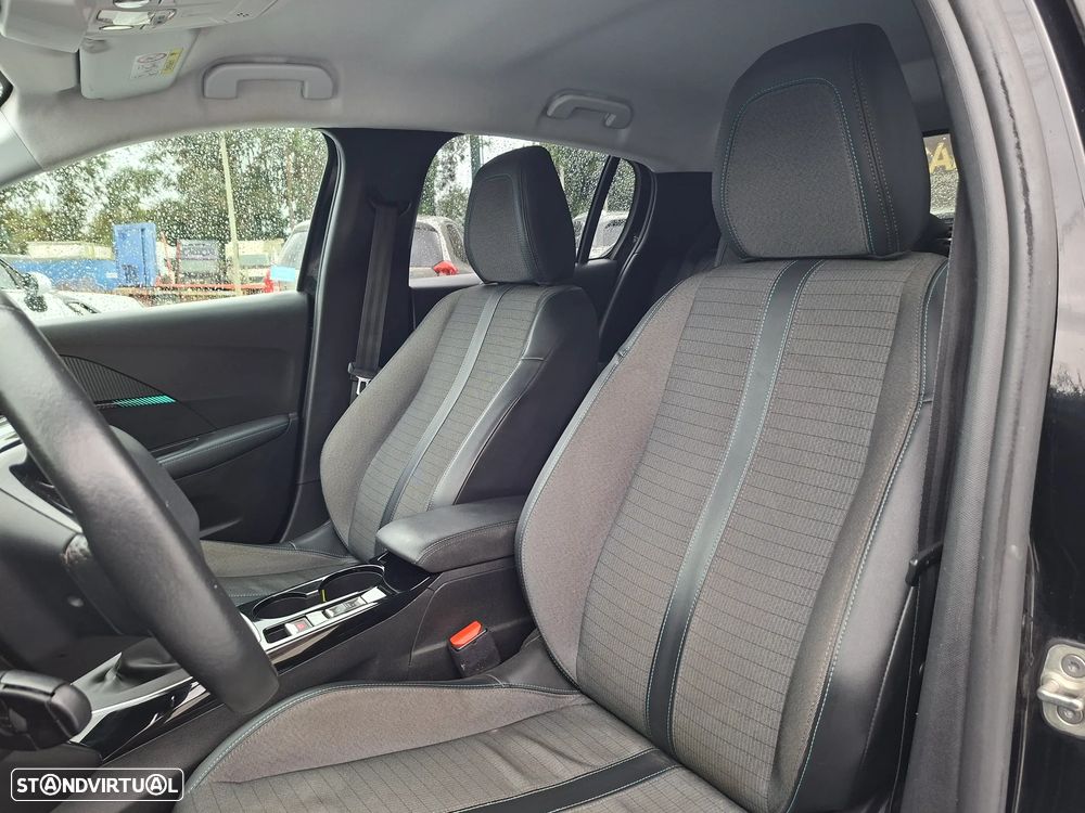 Peugeot 208 - 41