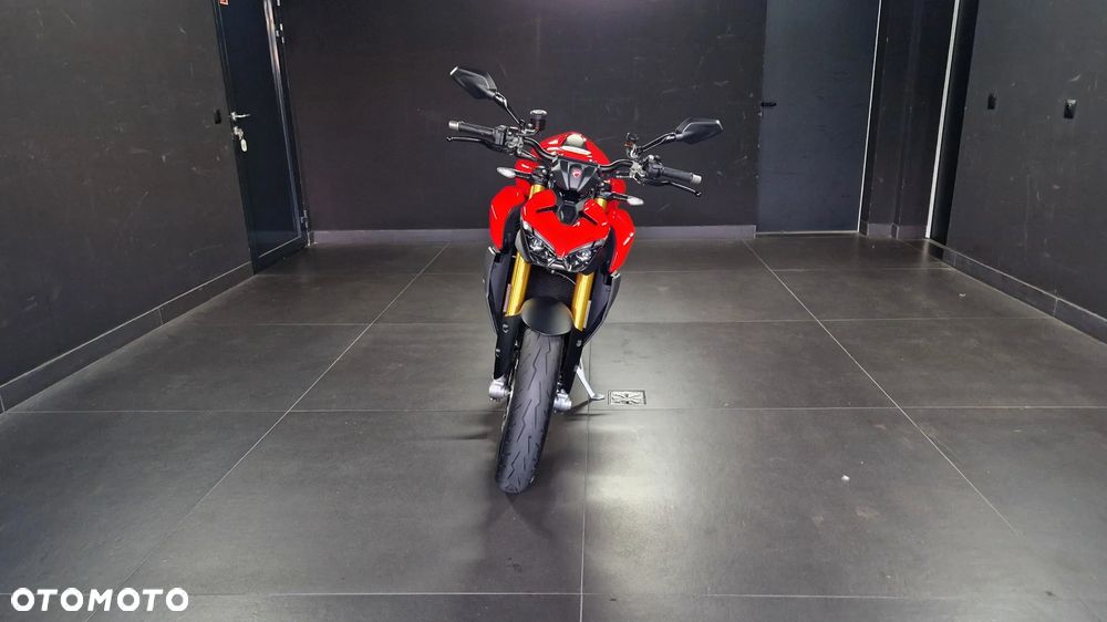 Ducati Streetfighter V2 - 8
