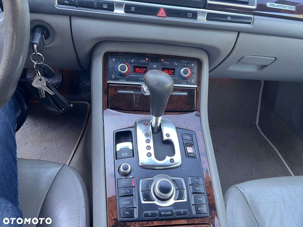 Audi A8 - 3