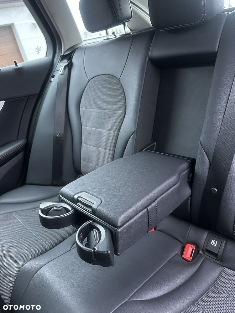 Mercedes-Benz Klasa C - 32