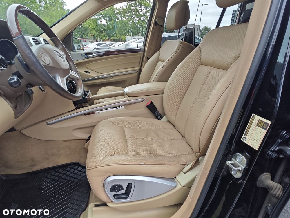 Mercedes-Benz GL 500 4Matic 7G-TRONIC - 22