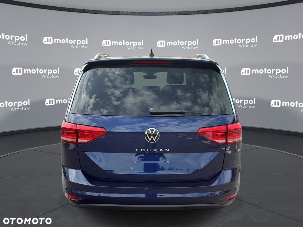 Volkswagen Touran - 8