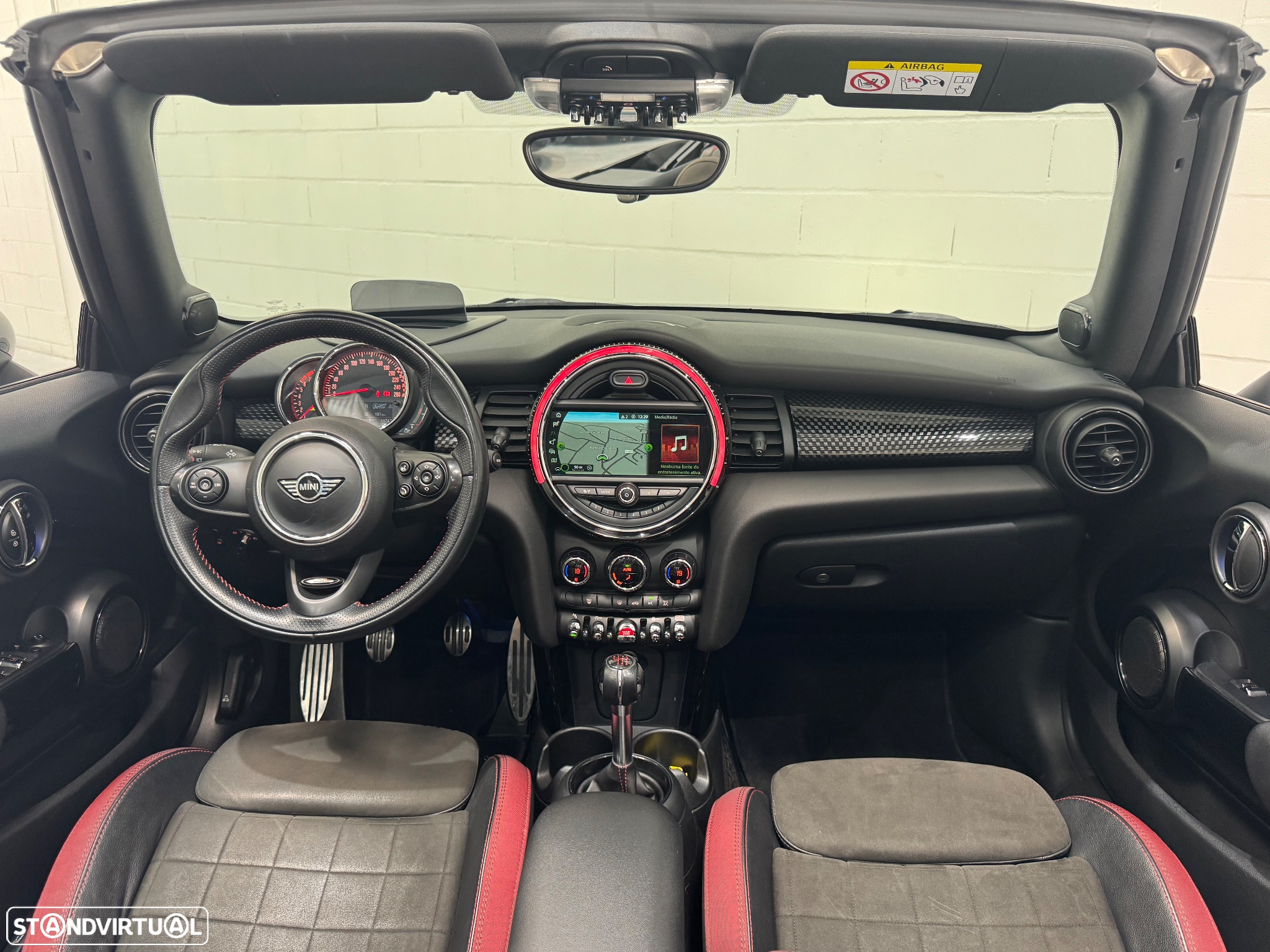 MINI Cabrio John Cooper Works - 37