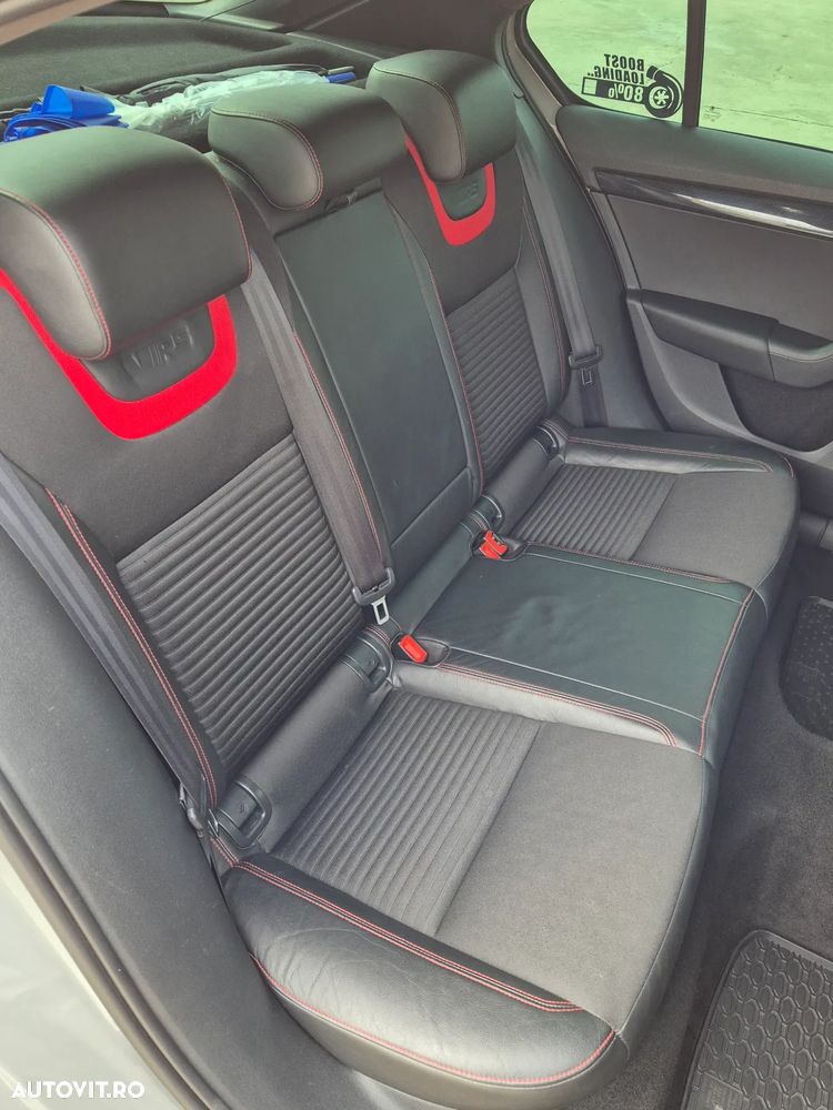 Skoda Octavia 2.0 TSI RS - 20