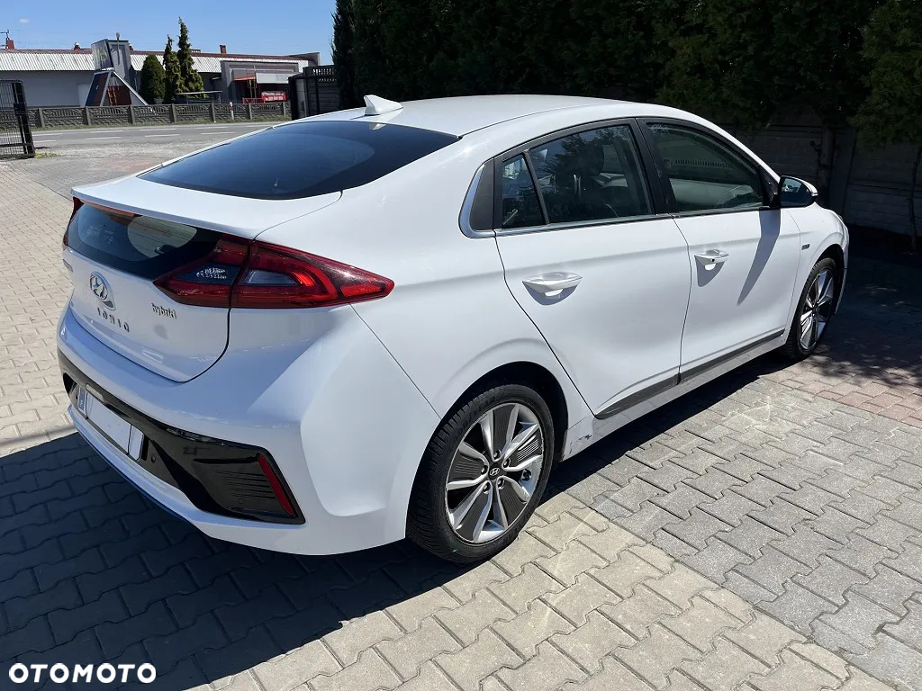 Hyundai IONIQ - 2