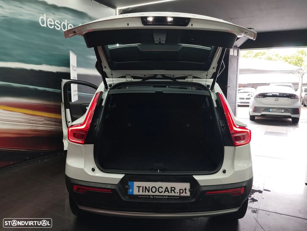 Volvo XC 40 2.0 D4 Momentum Plus AWD - 12