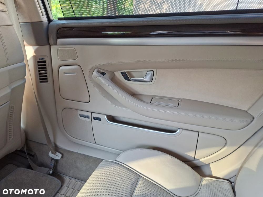 Audi A8 6.0 W12 L Quattro - 37