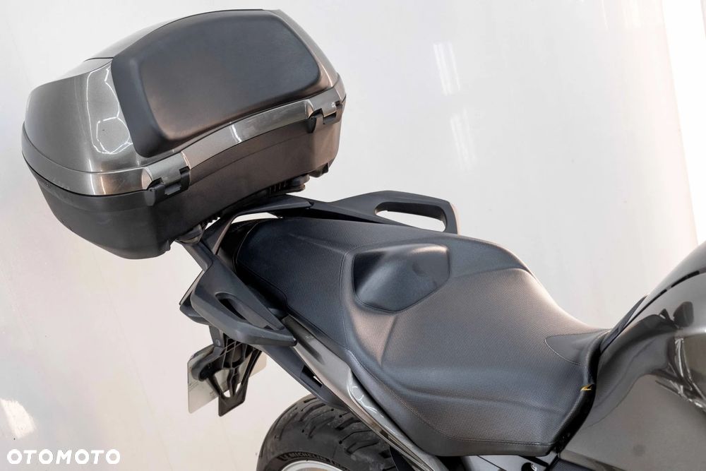 Honda VFR - 22