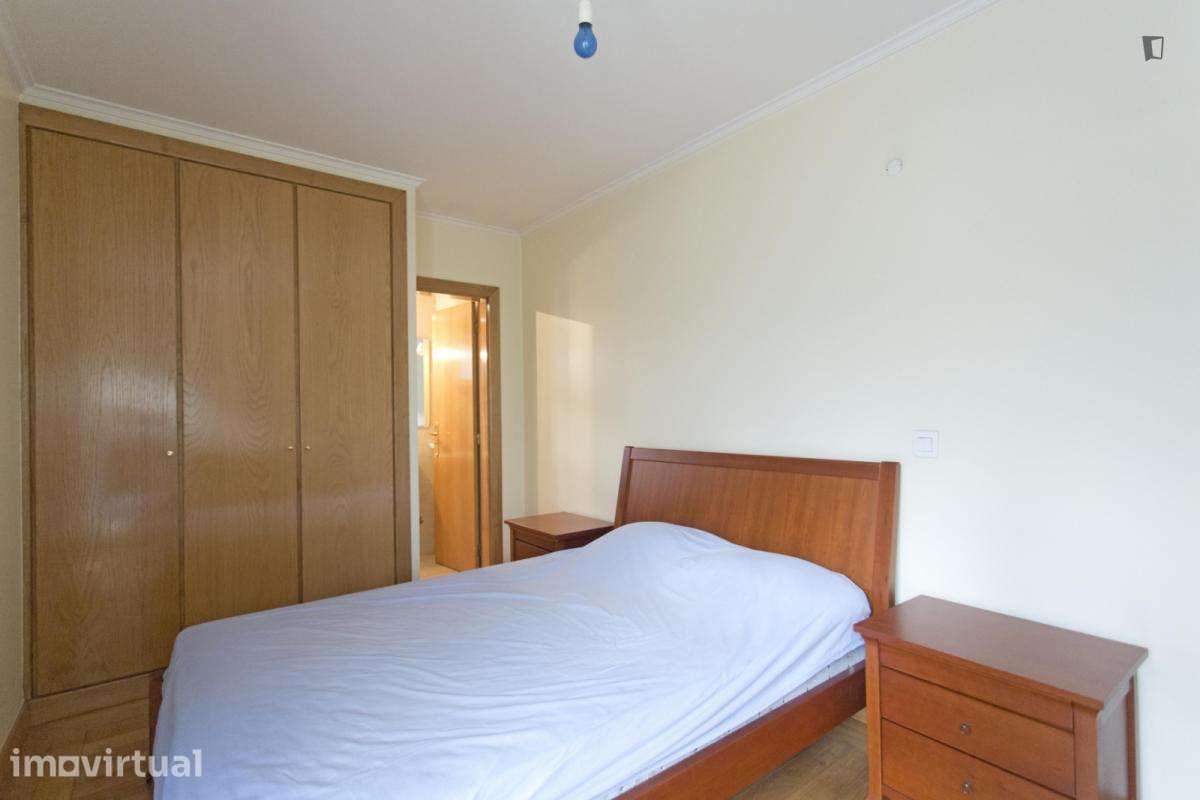 Apartamento com 2 quartos - localizado em Porto - Grande imagem: 2/17