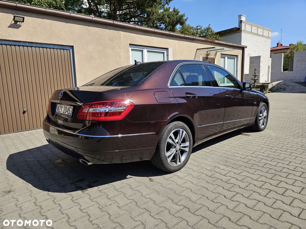 Mercedes-Benz Klasa E 350 CDI DPF 4Matic BlueEFFICIENCY 7G-TRONIC Avantgarde - 4