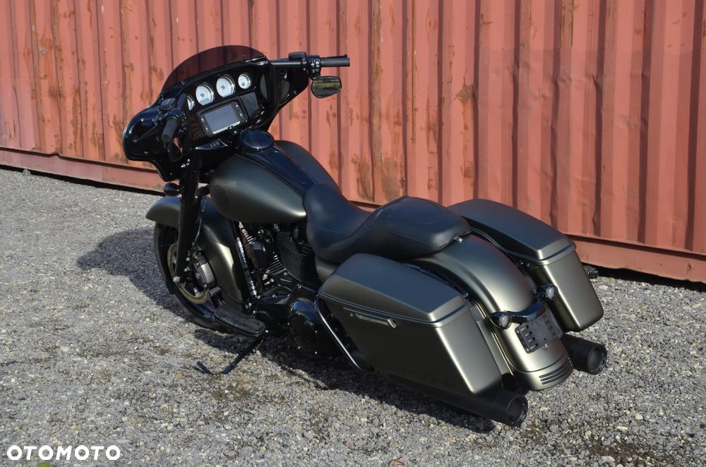 Harley-Davidson Touring Street Glide - 29