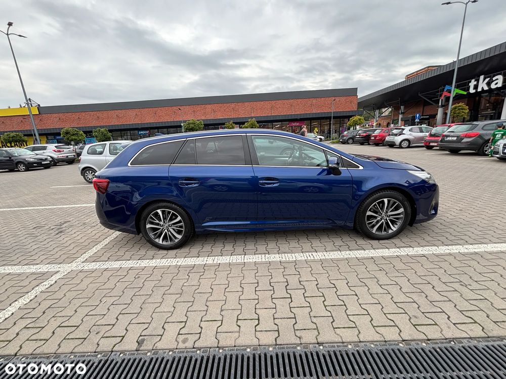 Toyota Avensis 1.8 Premium - 10
