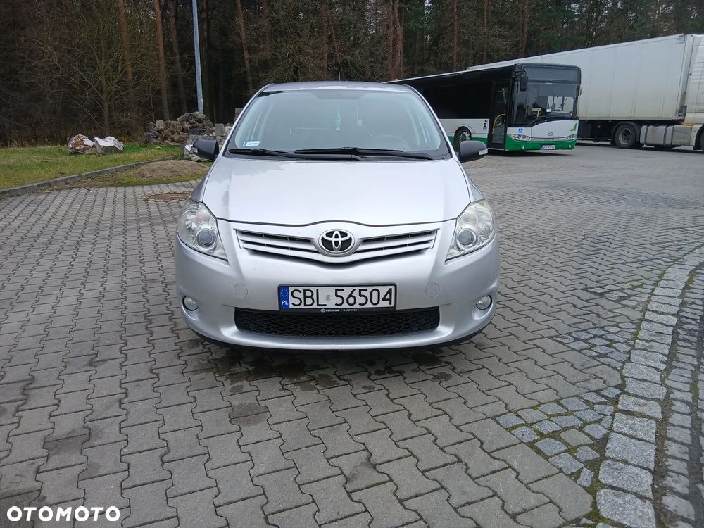 Toyota Auris 1.33 VVT-i Terra - 2