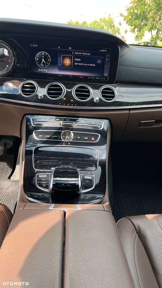 Mercedes-Benz Klasa E 300 9G-TRONIC AMG Line - 6
