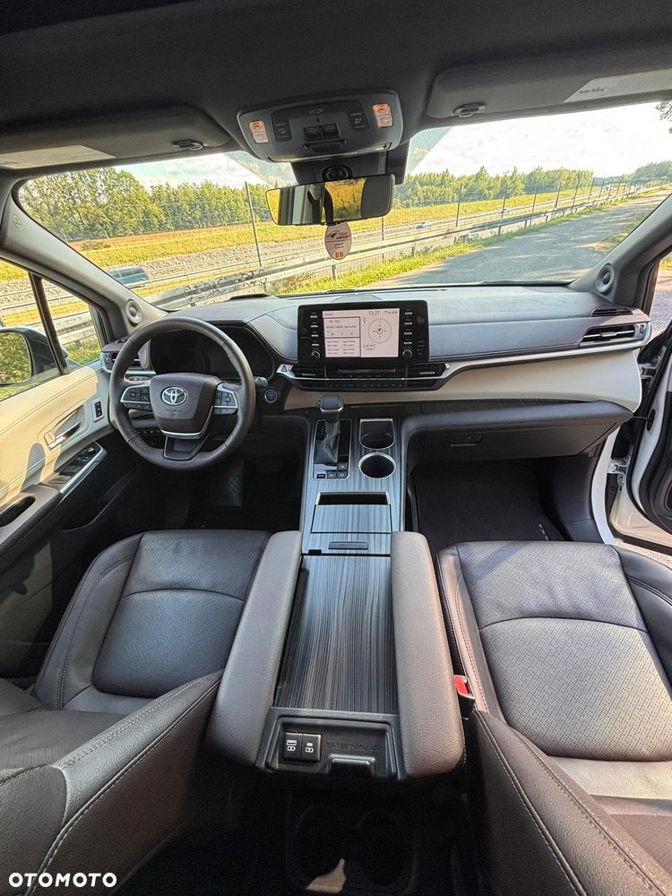 Toyota Sienna - 16