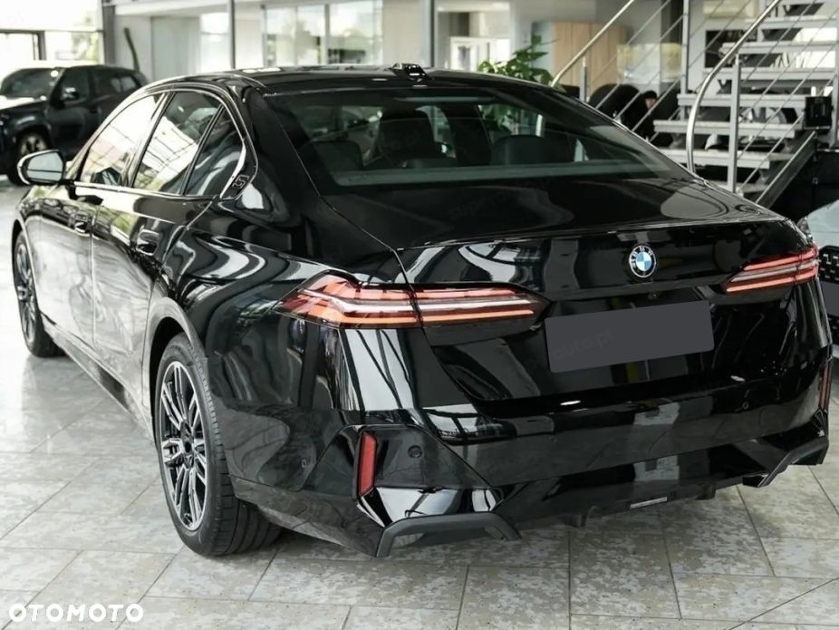BMW Seria 5 520i mHEV M Sport - 6
